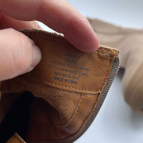 Lucky Brand size 9 Eabile Chelsie lug sole bootie. - Picture 10 of 10